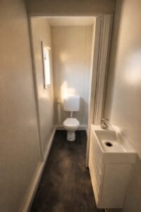 Kontex 8x4/B mobilház wc